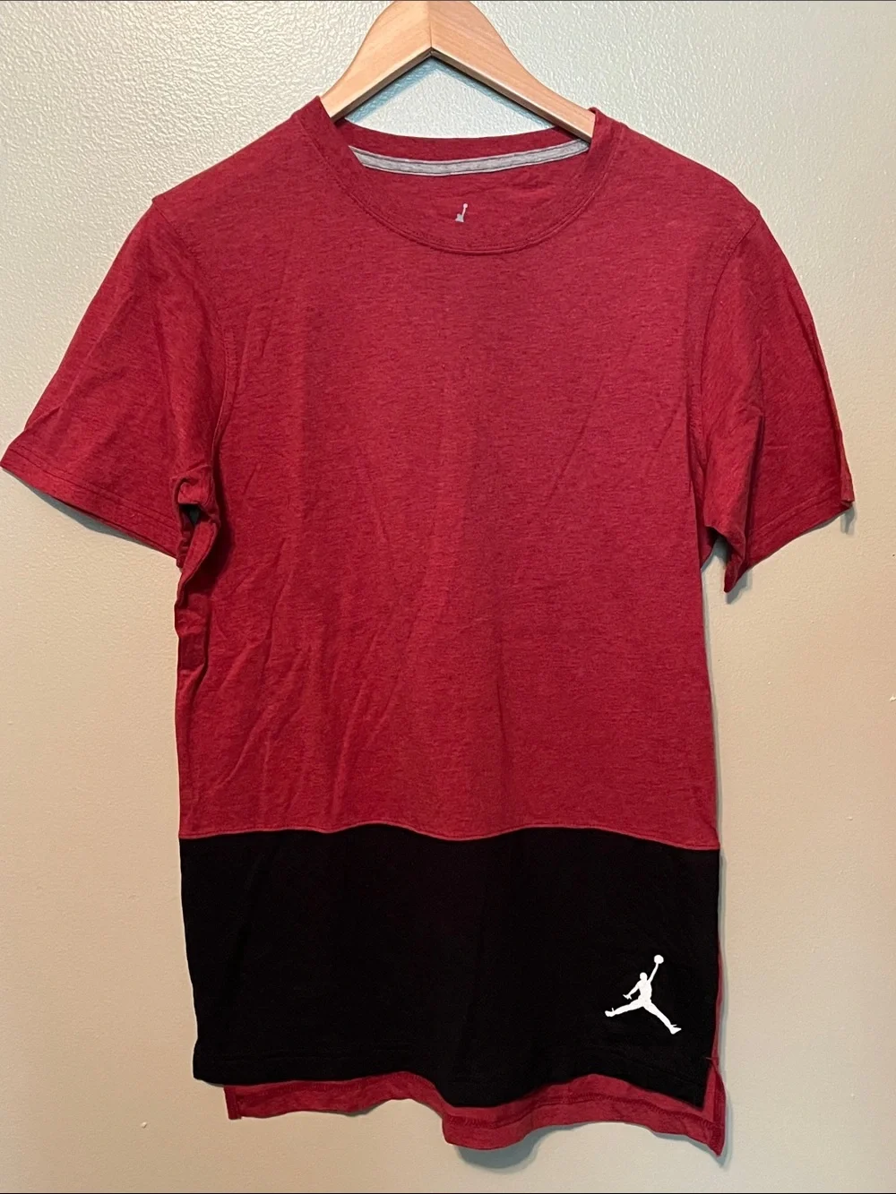 Jordan Red and Black Colorblock Short-Sleeve Tee XL teen Medium men’s